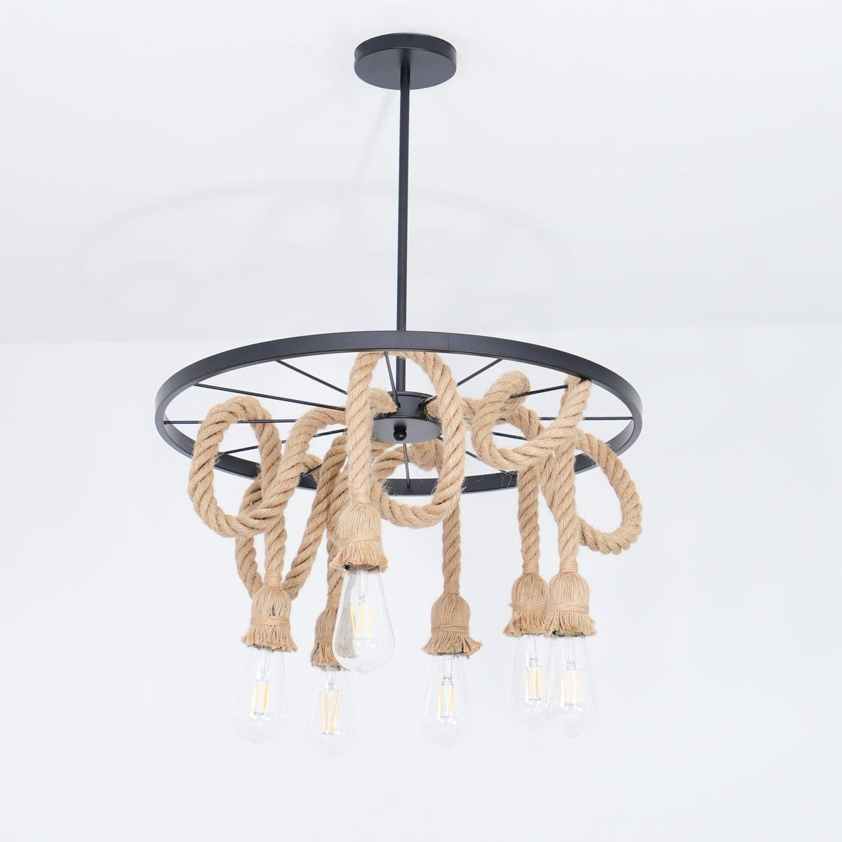 Soluaine-loftslampe med industrielt hampereb og seks fatninger