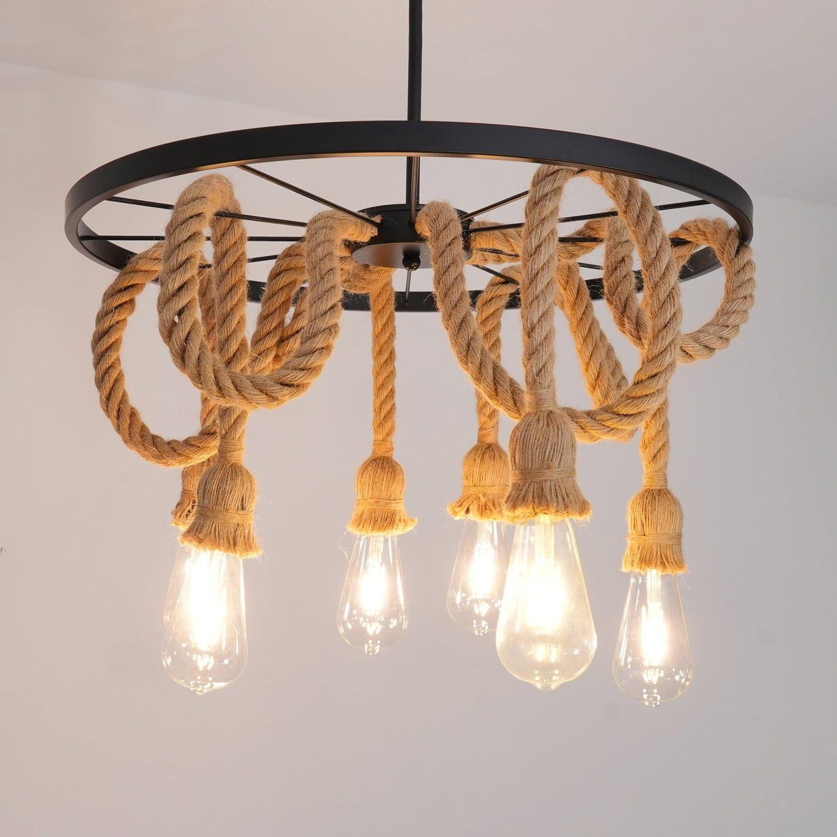 Soluaine-loftslampe med industrielt hampereb og seks fatninger