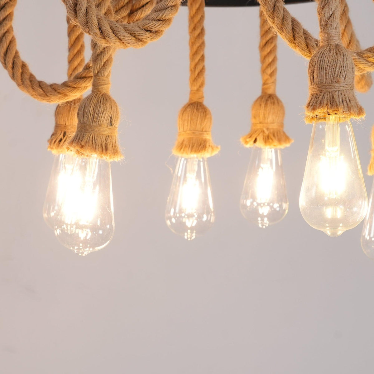 Soluaine-loftslampe med industrielt hampereb og seks fatninger