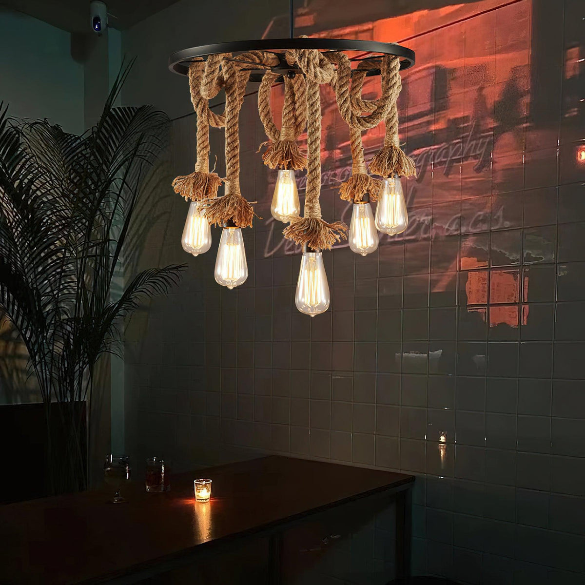 Soluaine-loftslampe med industrielt hampereb og seks fatninger