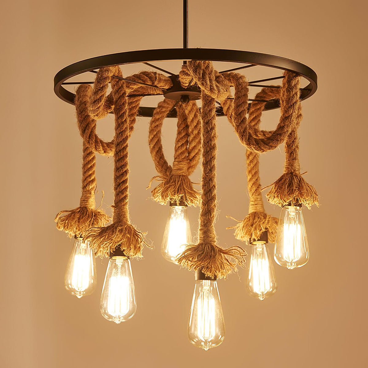 Soluaine-loftslampe med industrielt hampereb og seks fatninger