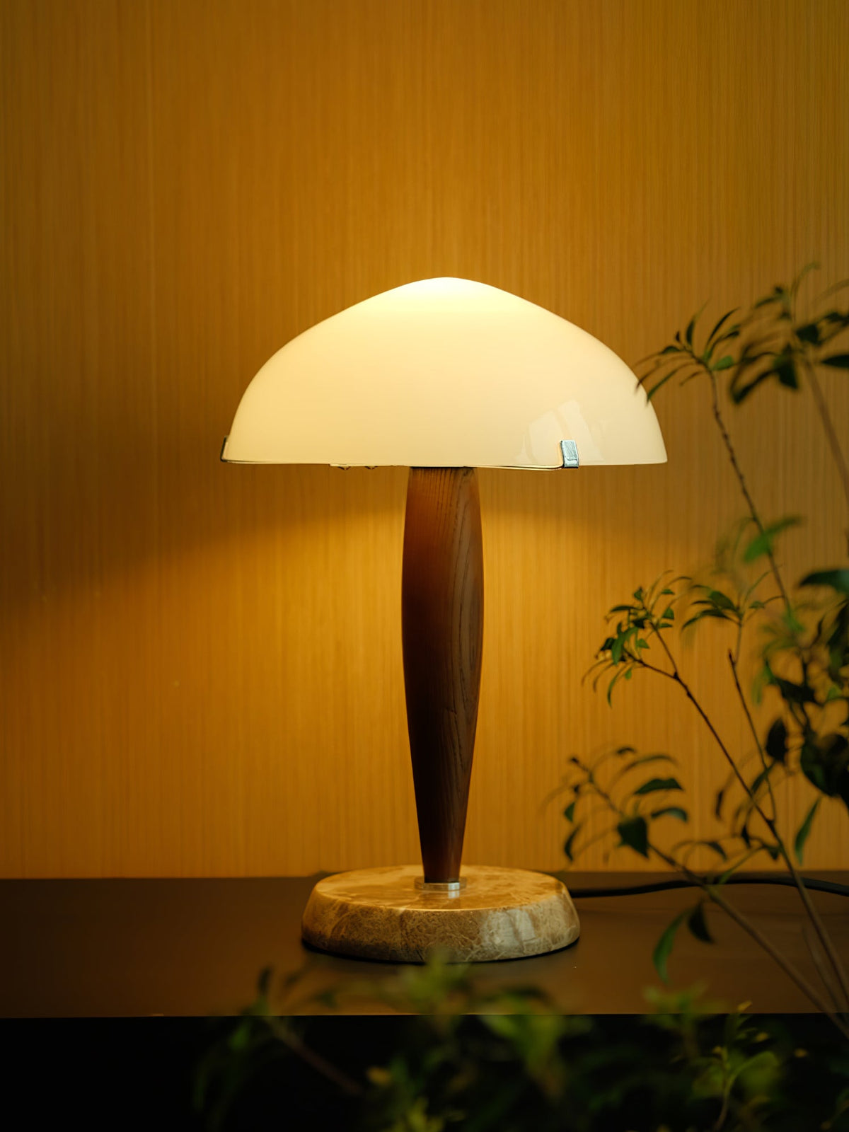 Candeeiro de mesa Emerson em madeira