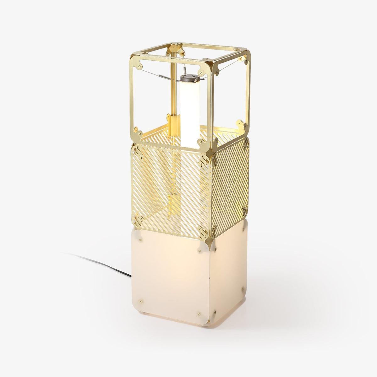 LuxeGrid industriel gulvlampe i messing