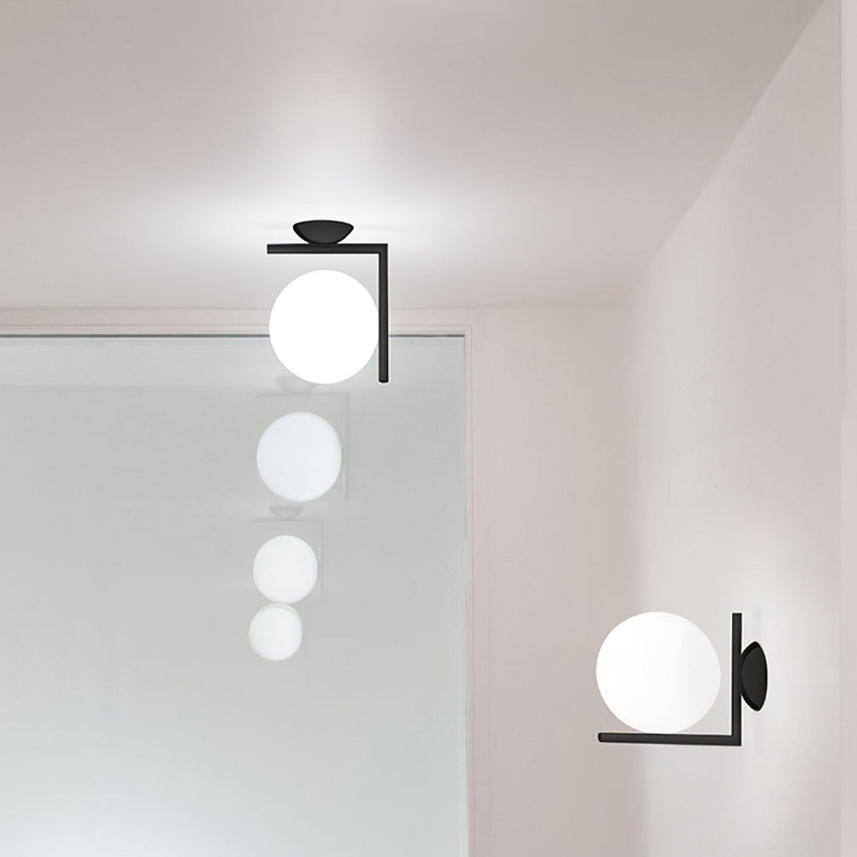 Candeeiro de parede Joanna moderno, minimalista, em vidro opalino soprado