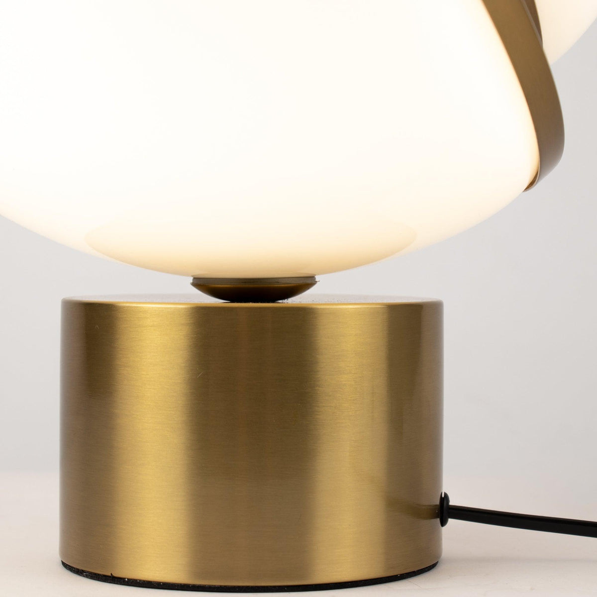 Candeeiro de mesa futurista Solaria