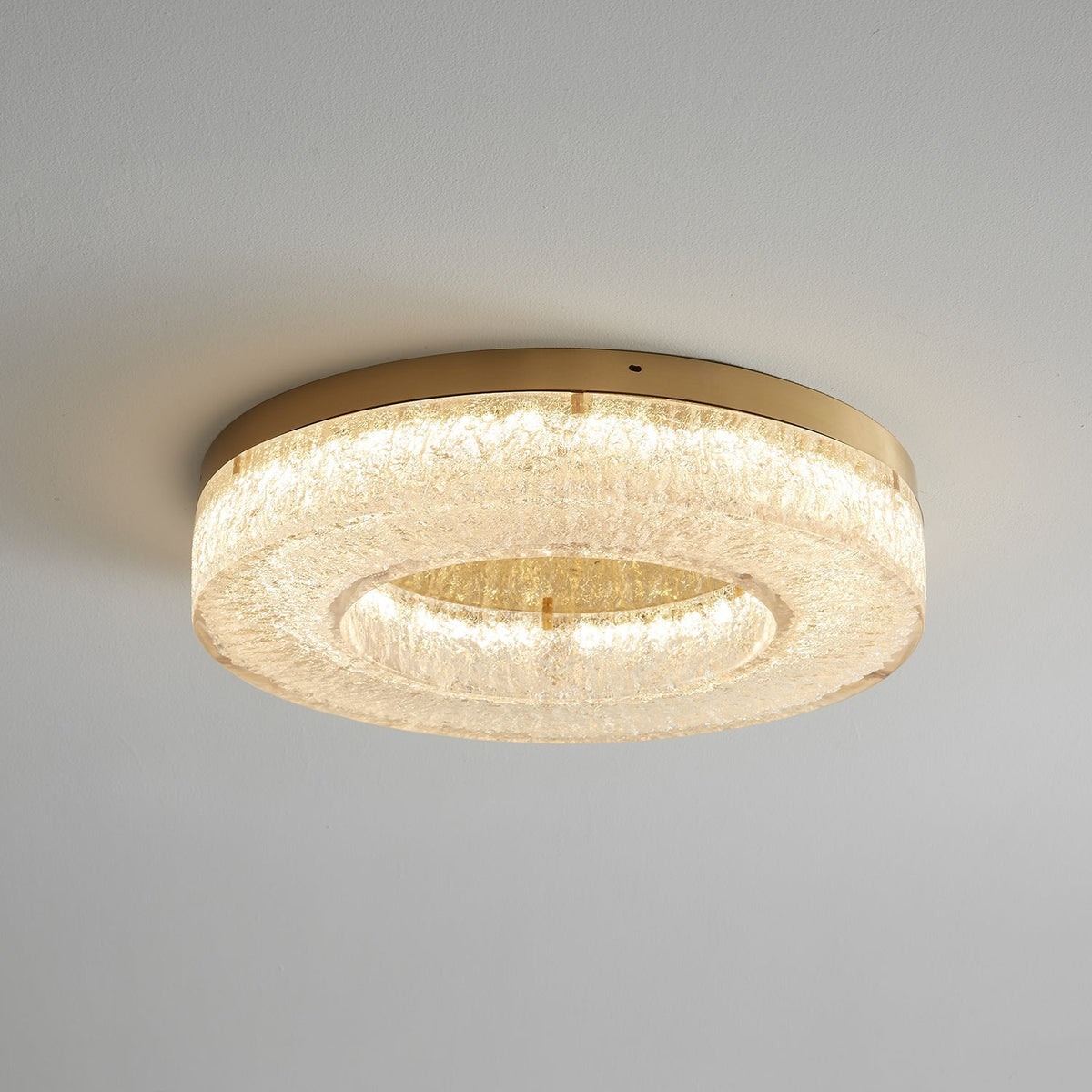 Dovira rund loftlampe i harpiks med iskrakeleret effekt