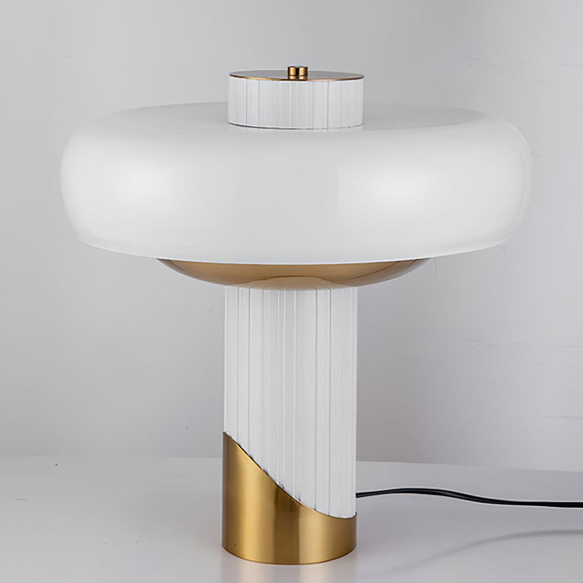 Candeeiro de mesa Velisine contemporâneo em vidro