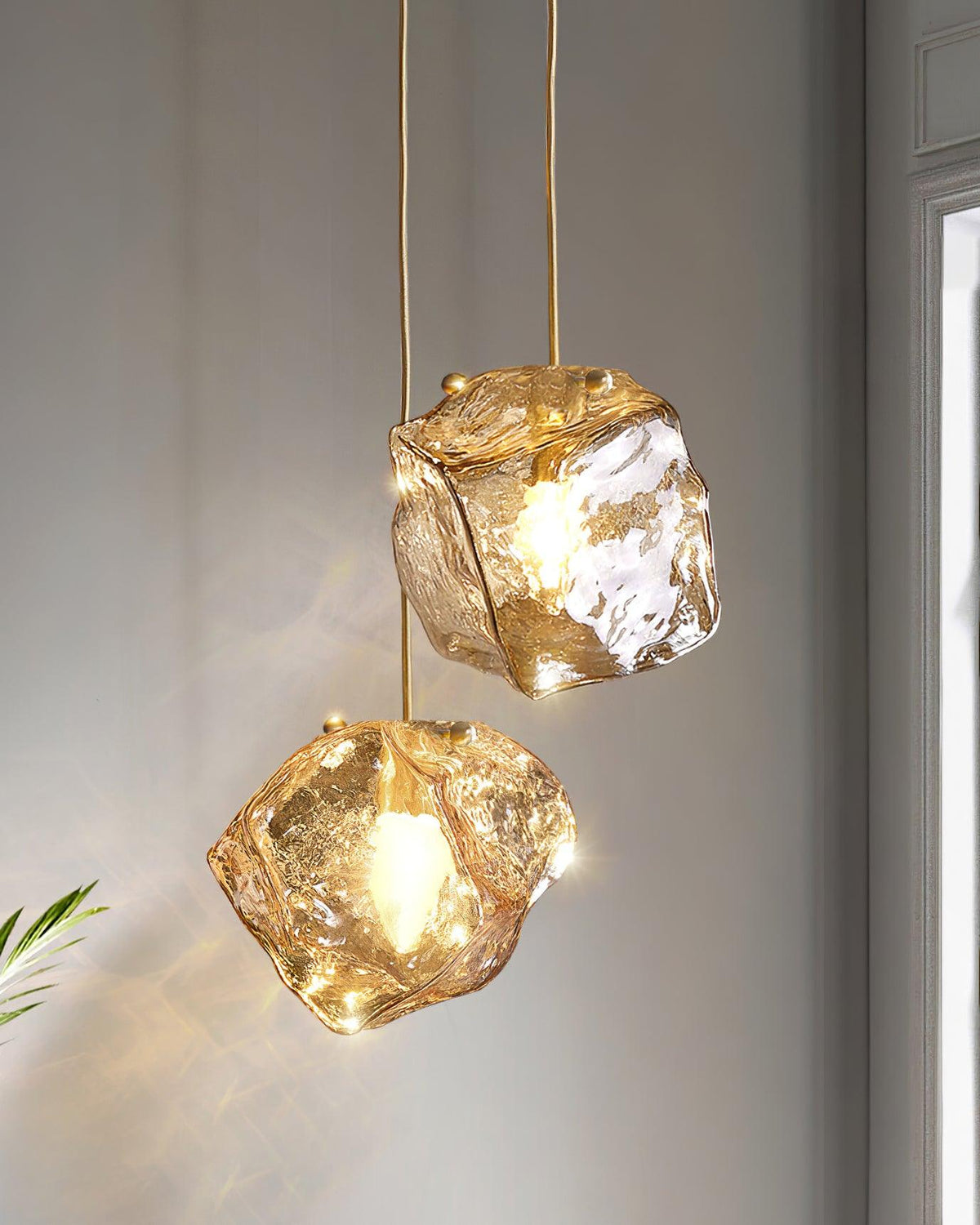 Kixu luksuriøs pendellampe i messing