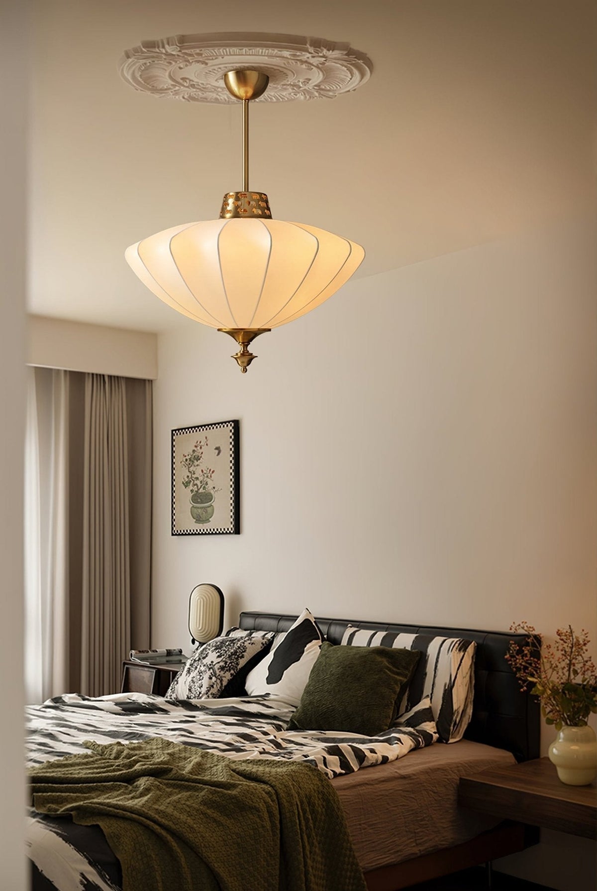 Ortalara elegant vintage-pendel i silke med blomsterdesign