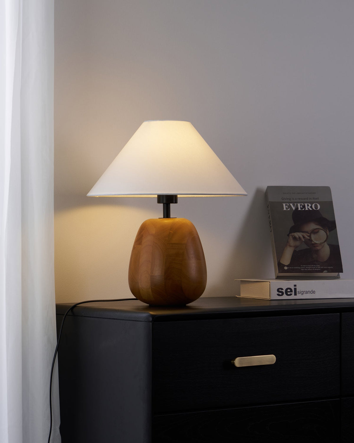 Candeeiro de mesa moderno Syloraya em madeira