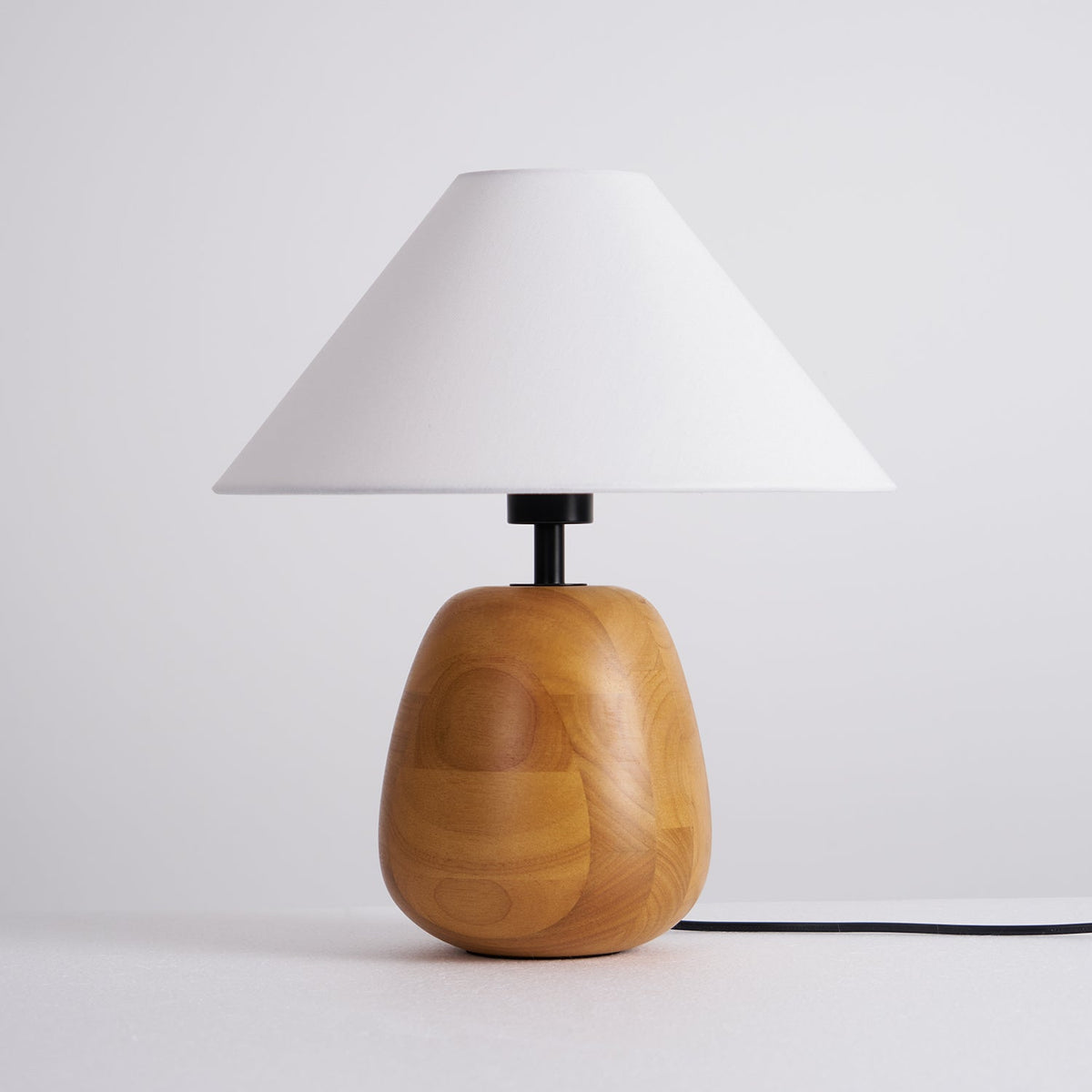 Candeeiro de mesa moderno Syloraya em madeira
