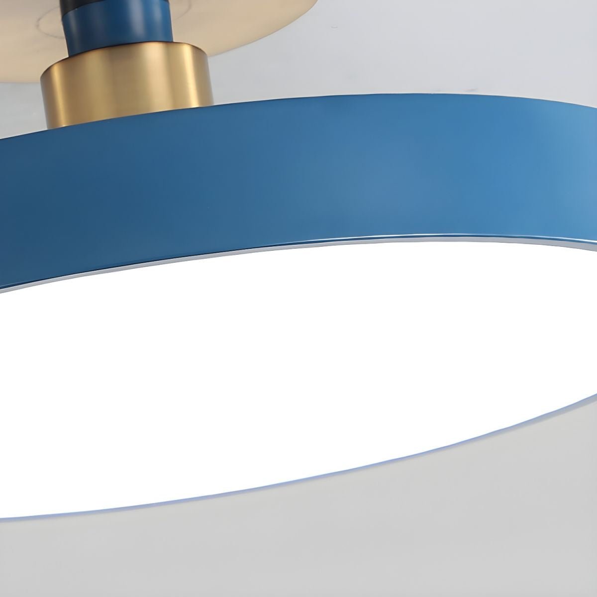 Aureiella moderne loftlampe, plan montering, sort og guld