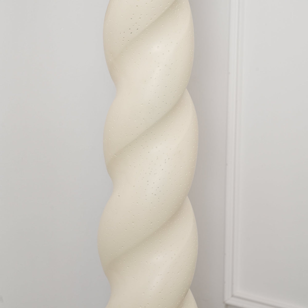 Voliril kunstnerisk gulvlampe i resin