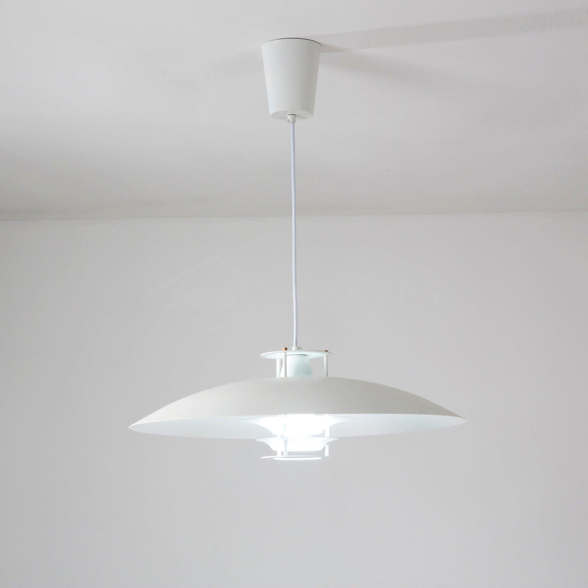 Feraaya moderne pendel i aluminium