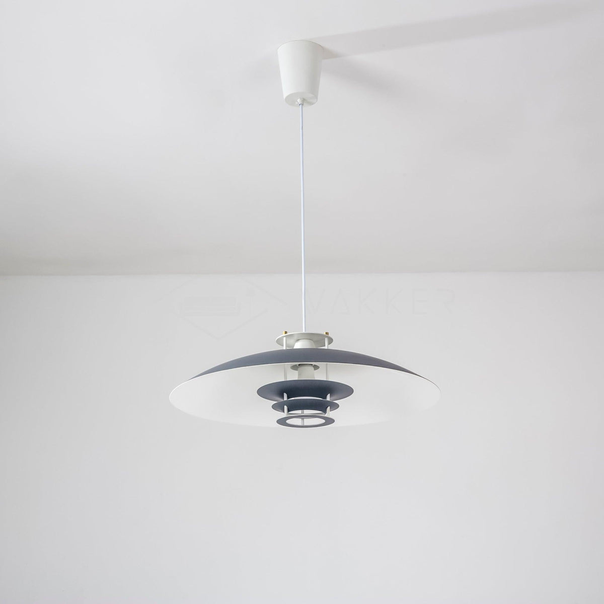 Feraaya moderne pendel i aluminium