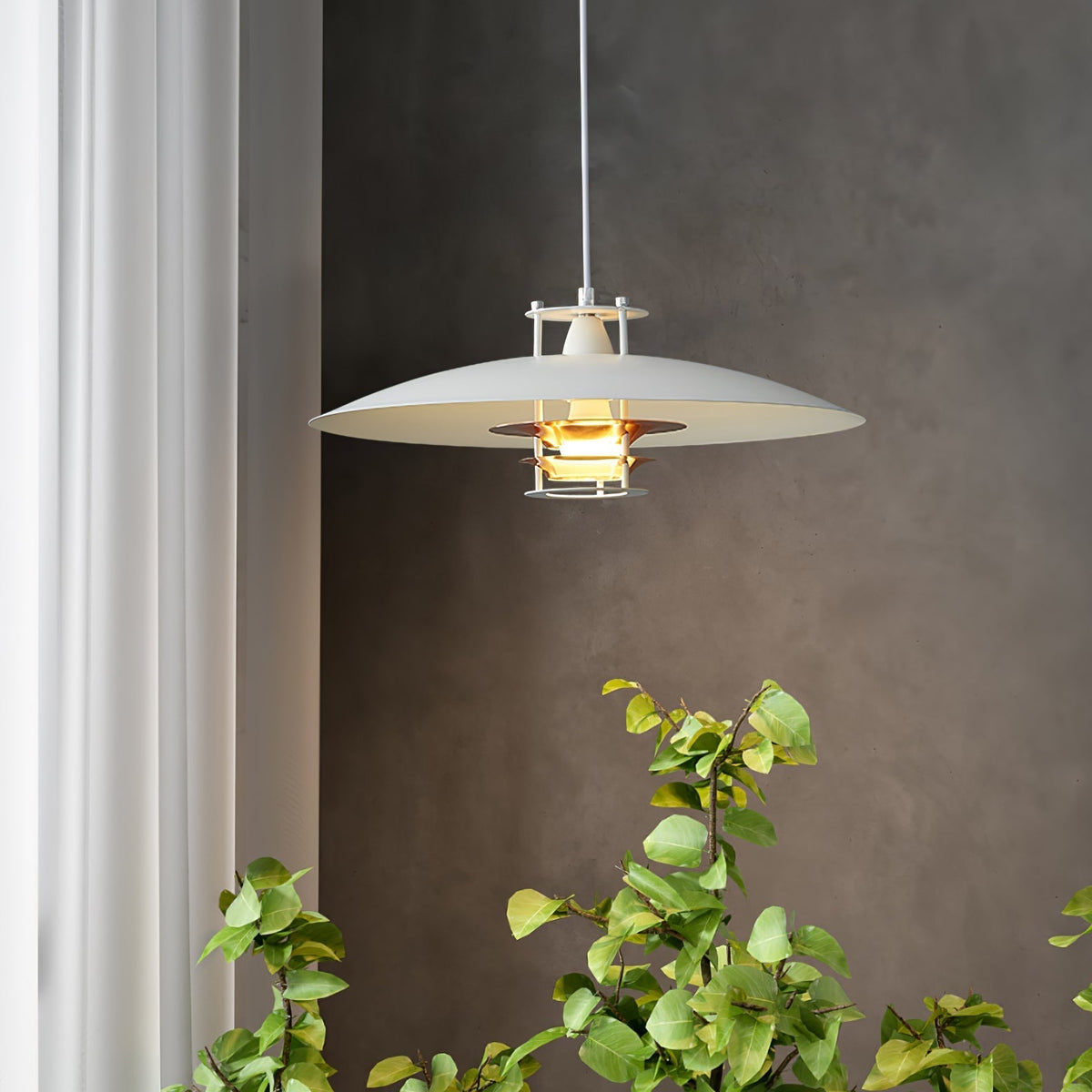 Feraaya moderne pendel i aluminium
