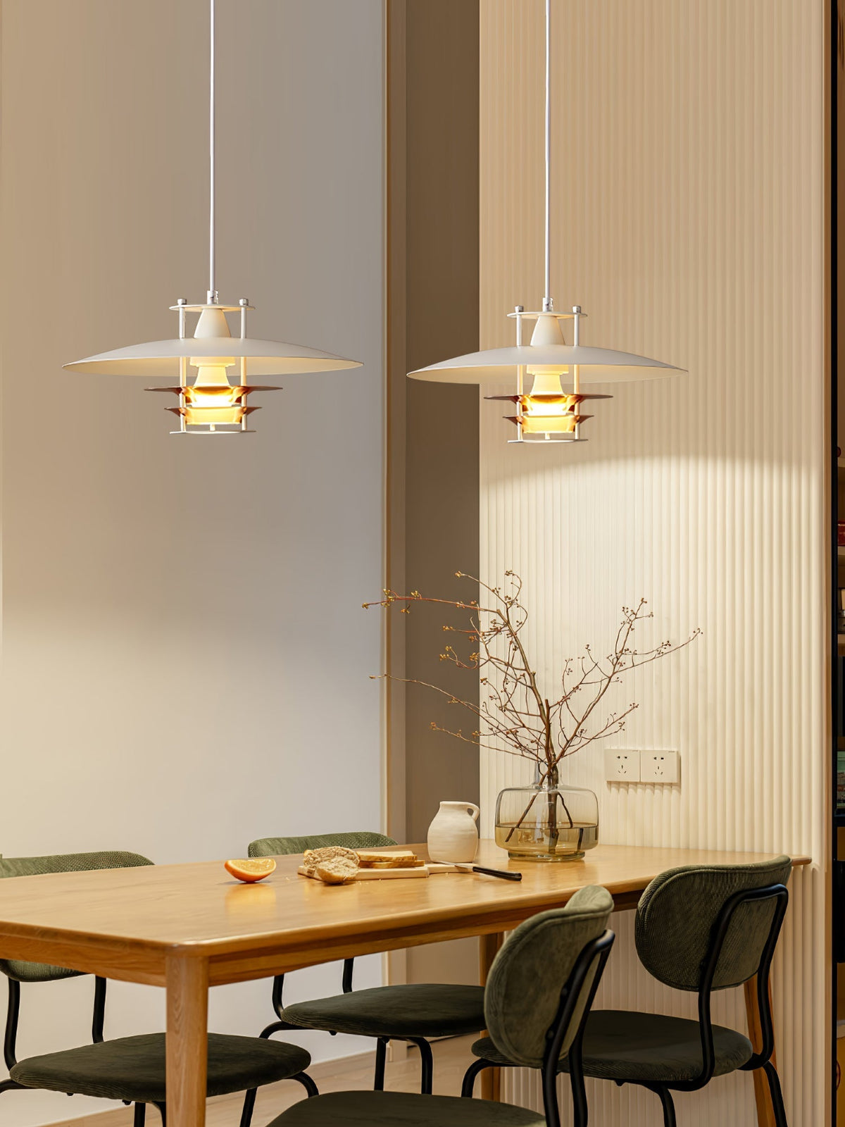 Feraaya moderne pendel i aluminium