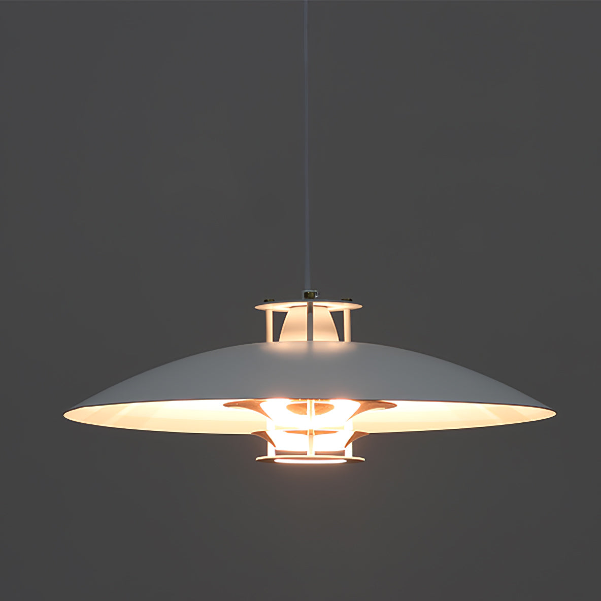 Feraaya moderne pendel i aluminium