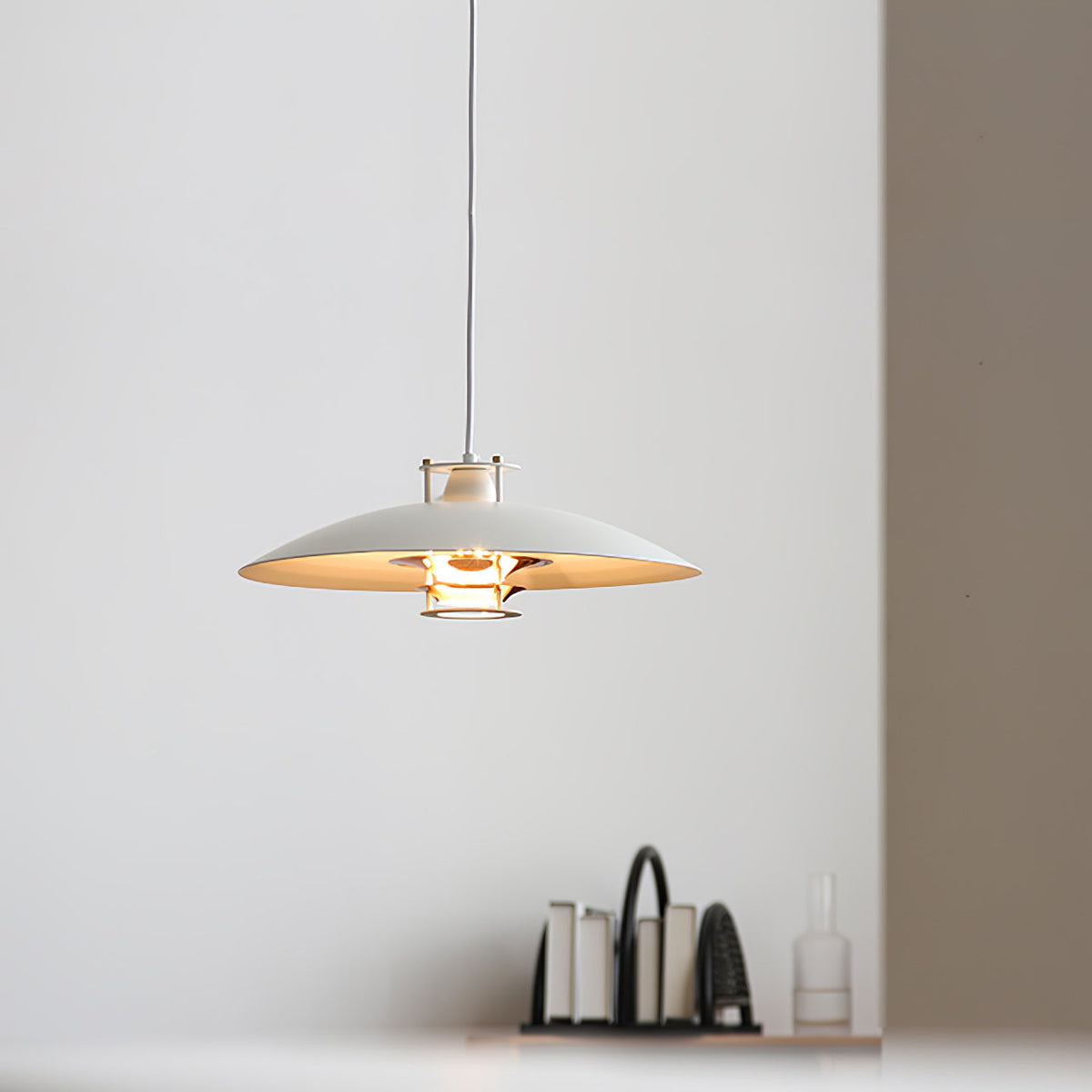 Feraaya moderne pendel i aluminium