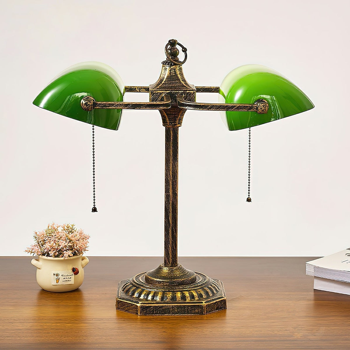 Osilel vintage skrivbordslampa i mässing