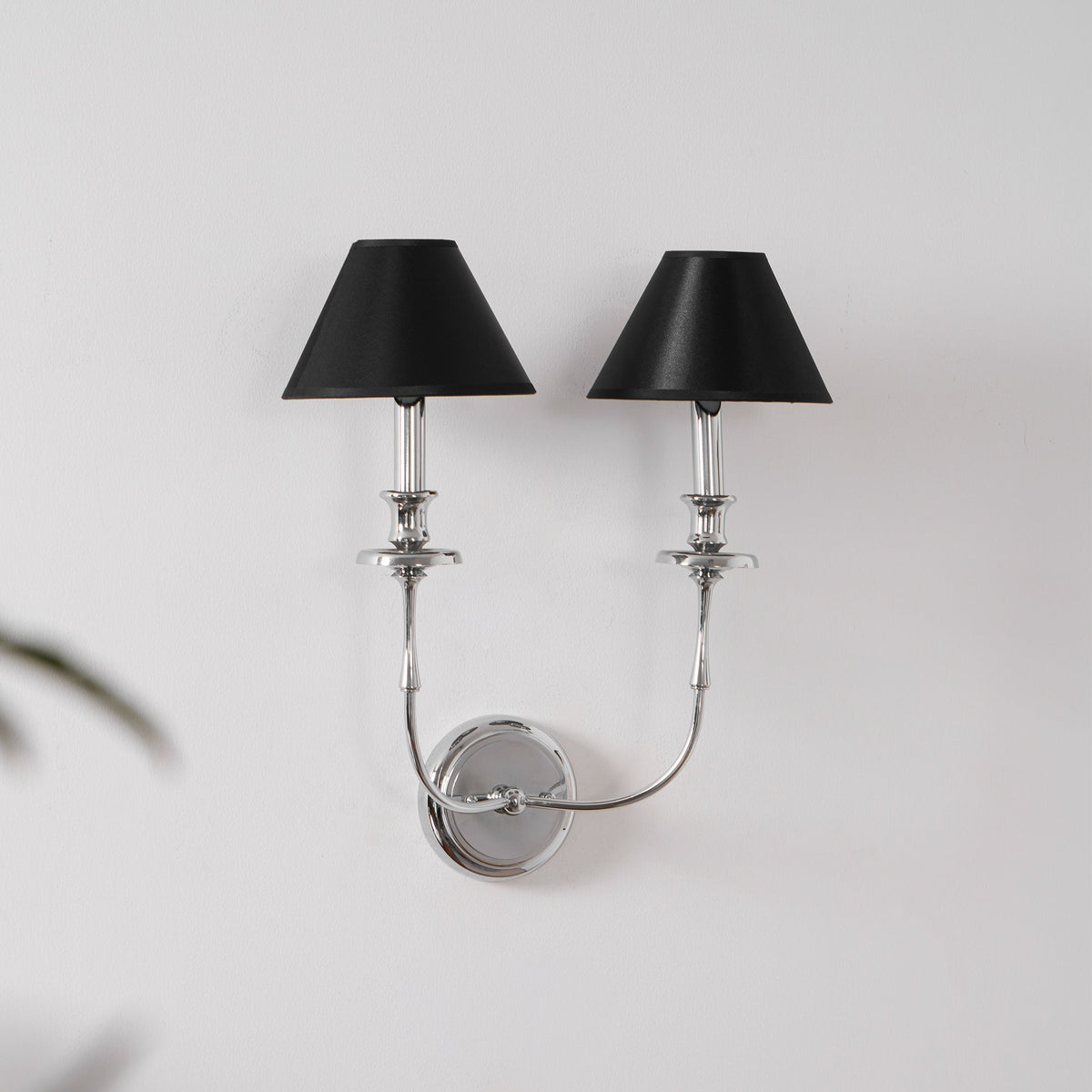 Vägglampa Viraarine