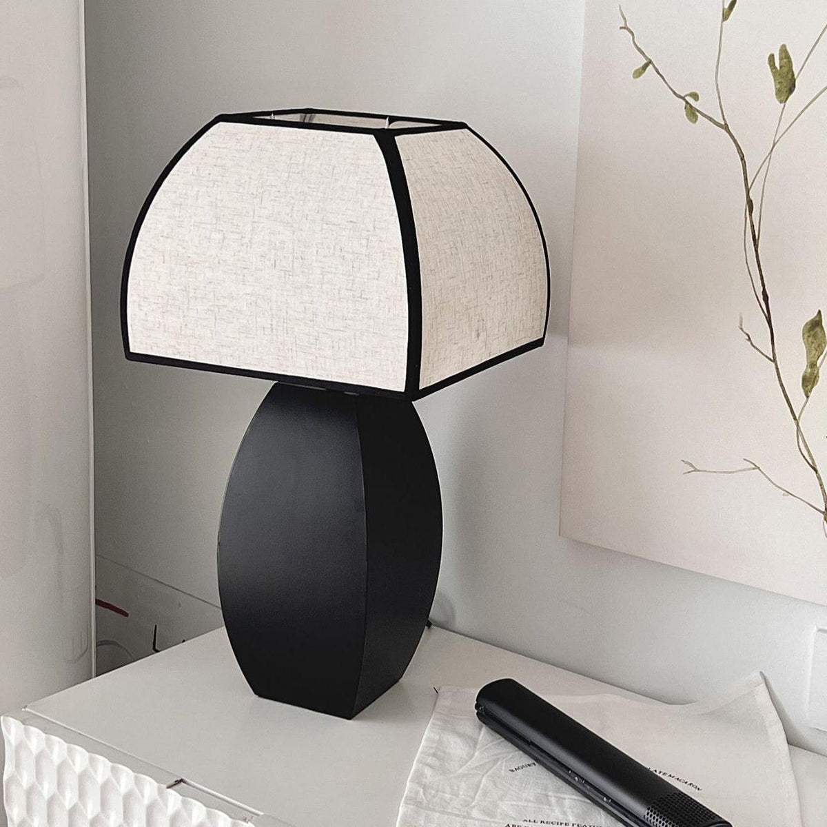Alux minimalistisk bordslampa i tyg