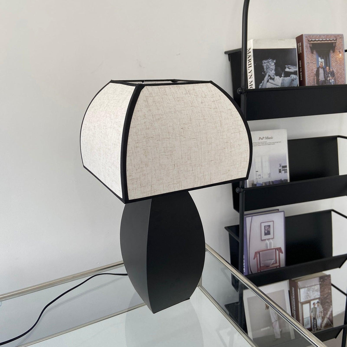 Alux minimalistisk bordslampa i tyg