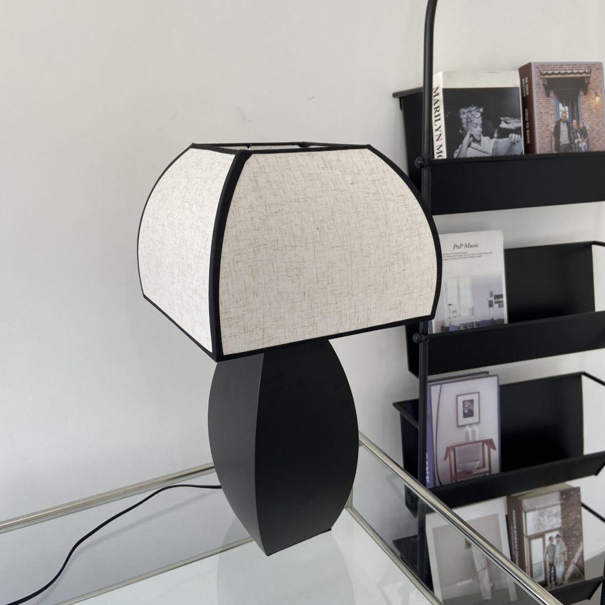 Alux minimalistisk bordslampa i tyg