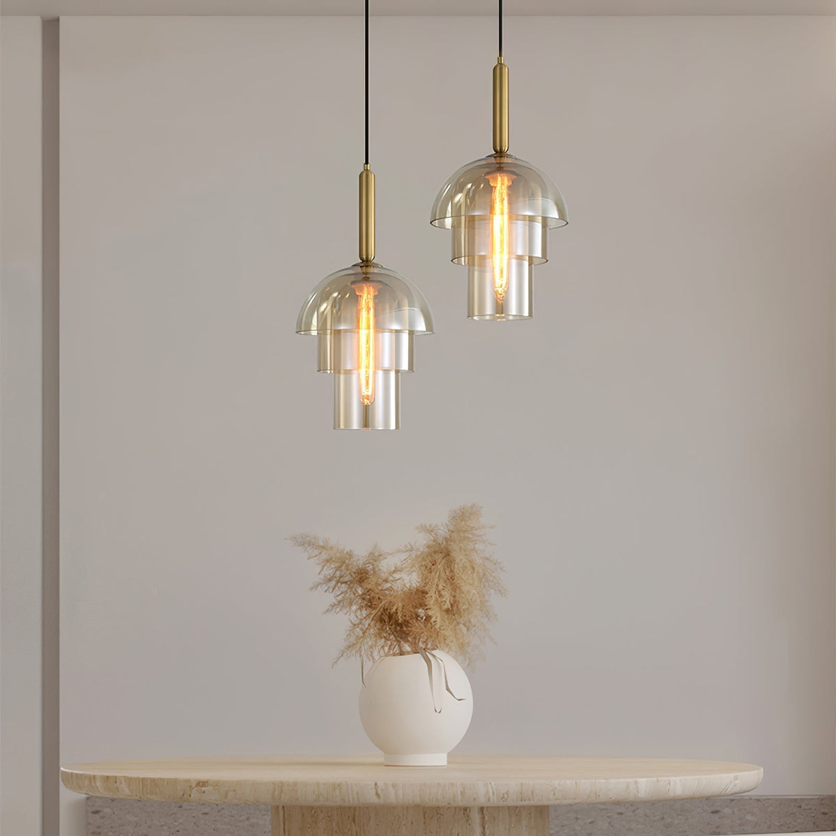 Renley pendellampa med konjakfärgad glaskupa och mässing, mid-century