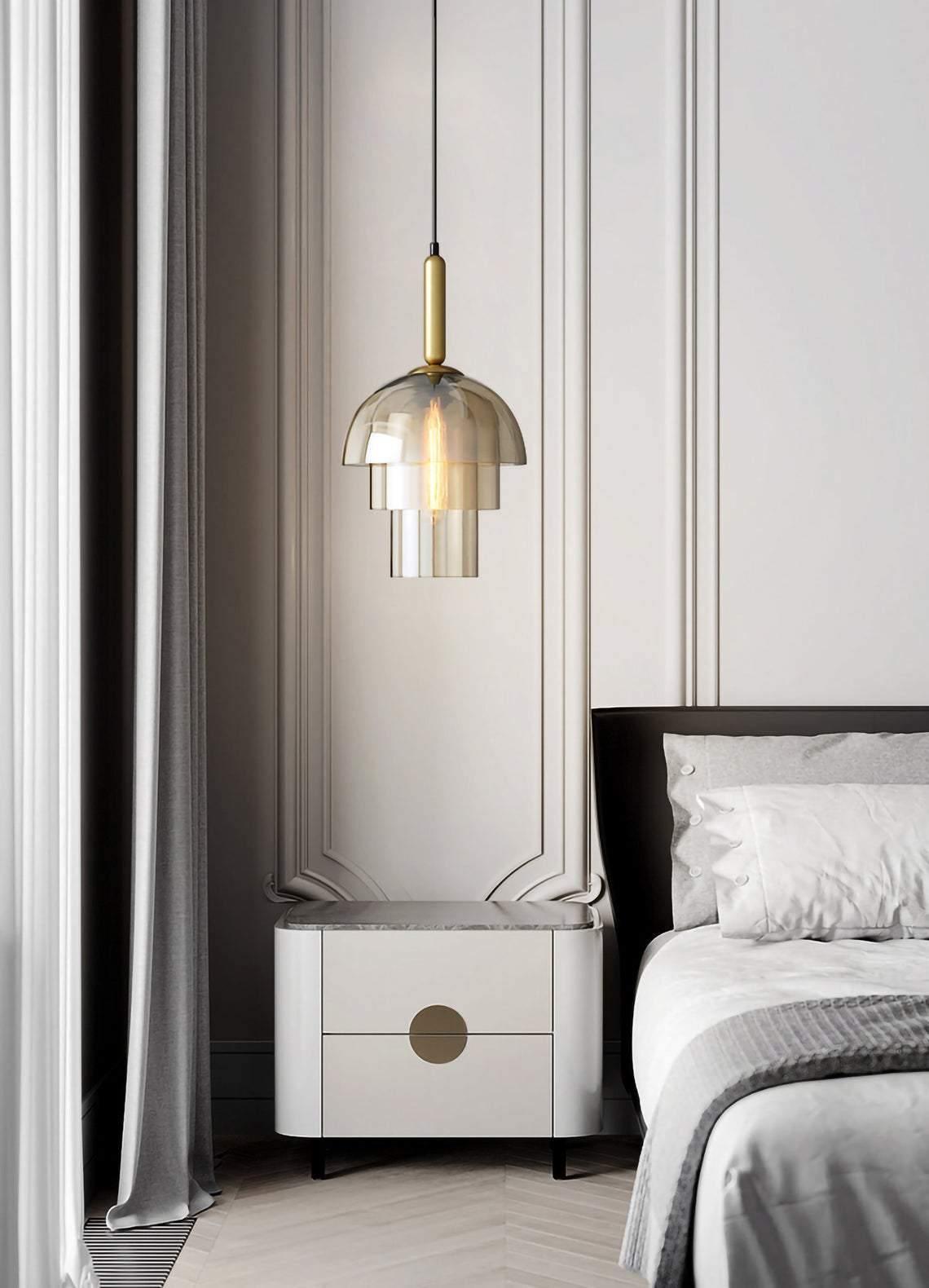 Renley pendellampa med konjakfärgad glaskupa och mässing, mid-century