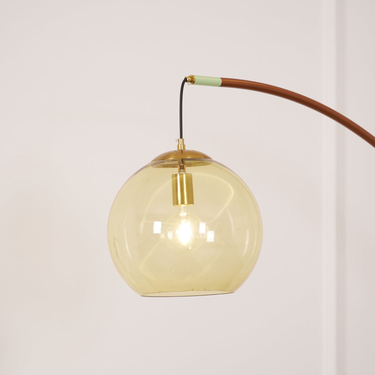Joni bågformad golvlampa