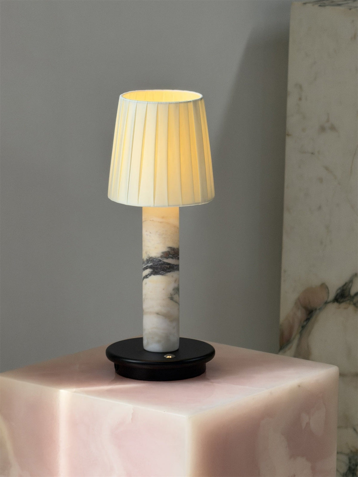 Viraerira-bordlampe