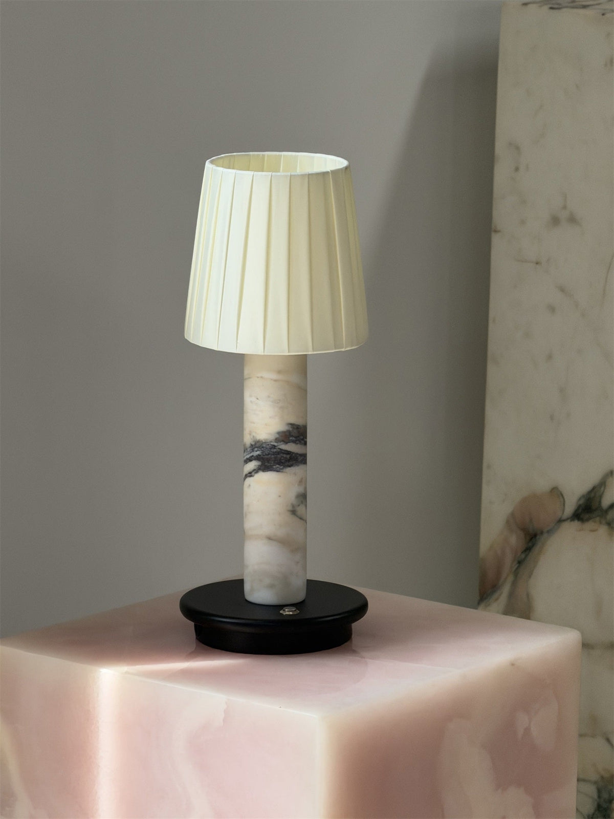 Viraerira-bordlampe