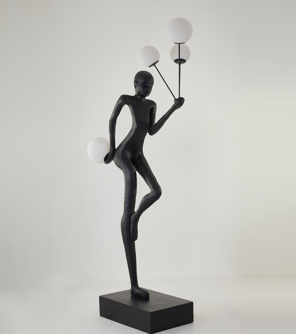 Jovian Juggler skulpturel gulvlampe i sort