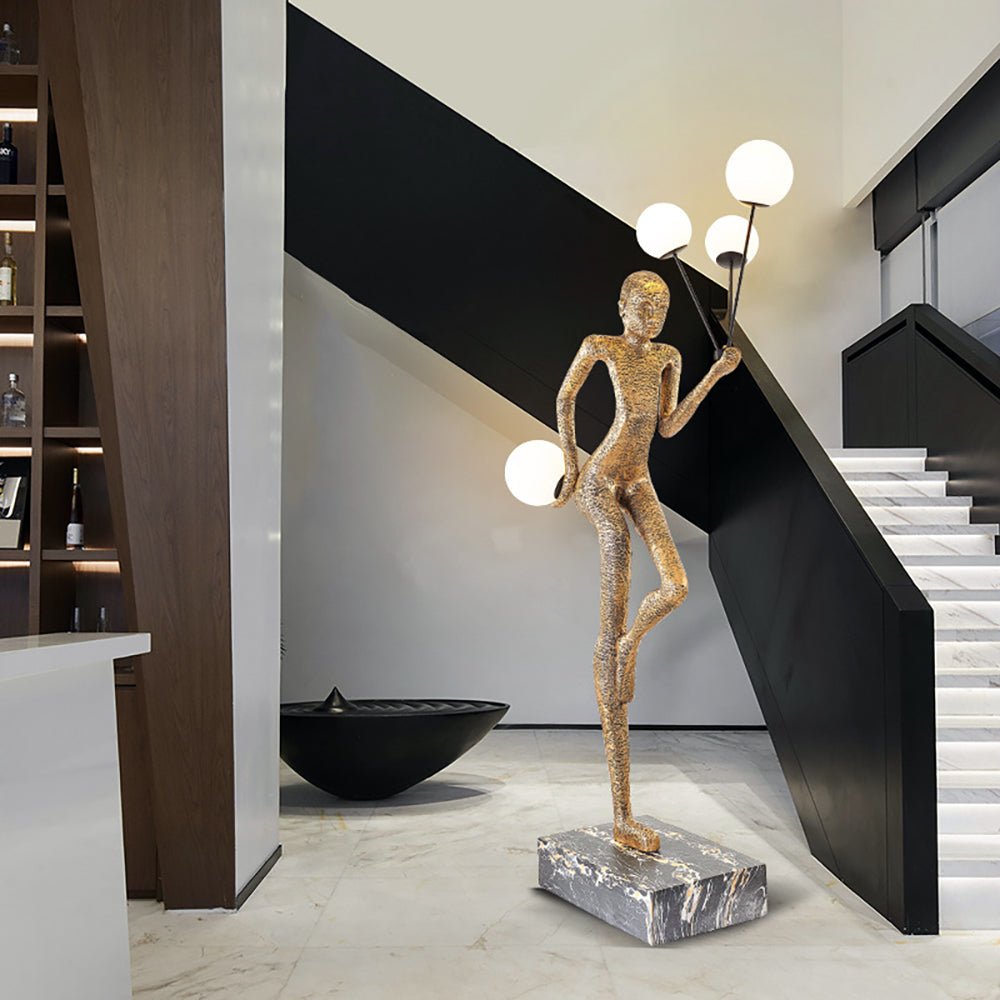 Jovian Juggler skulpturel gulvlampe i sort