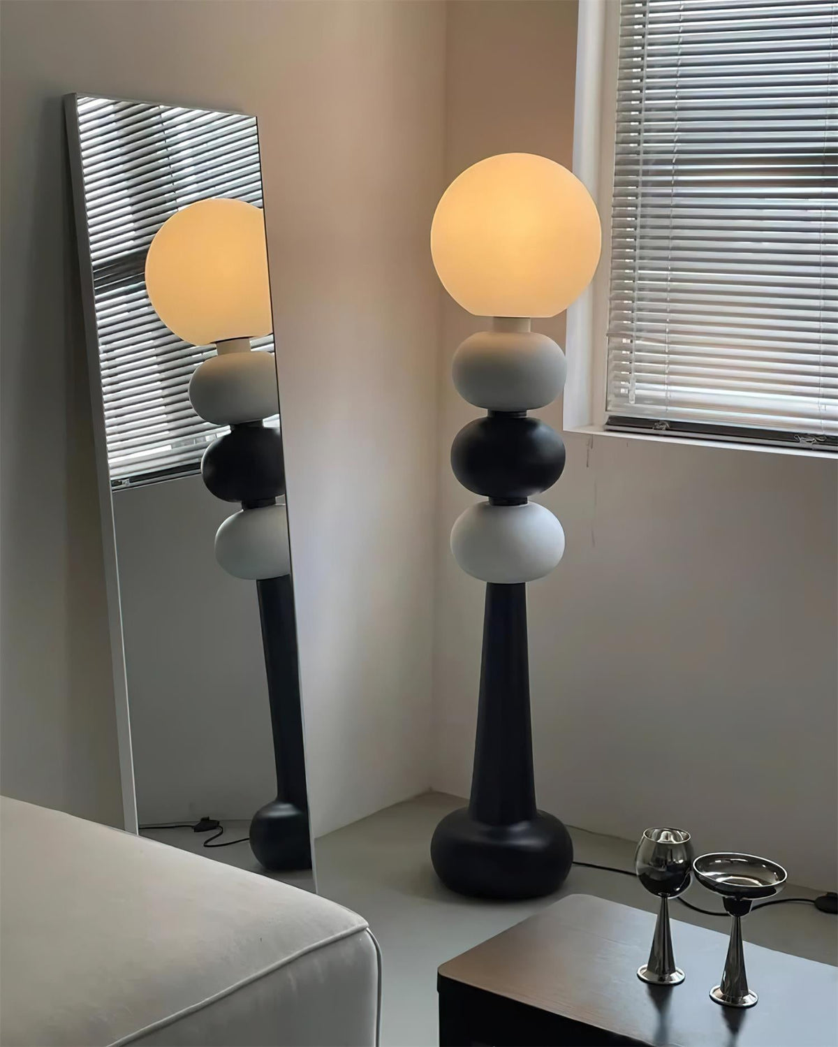 Candeeiro de pé Totem