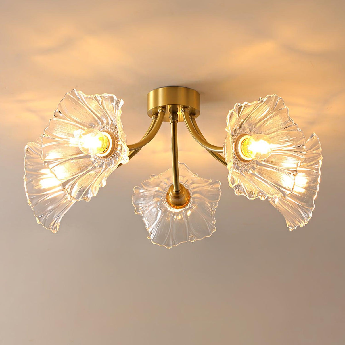 Candeeiro de teto Celoreria com pétalas de vidro em forma de flor, elegante e sofisticado