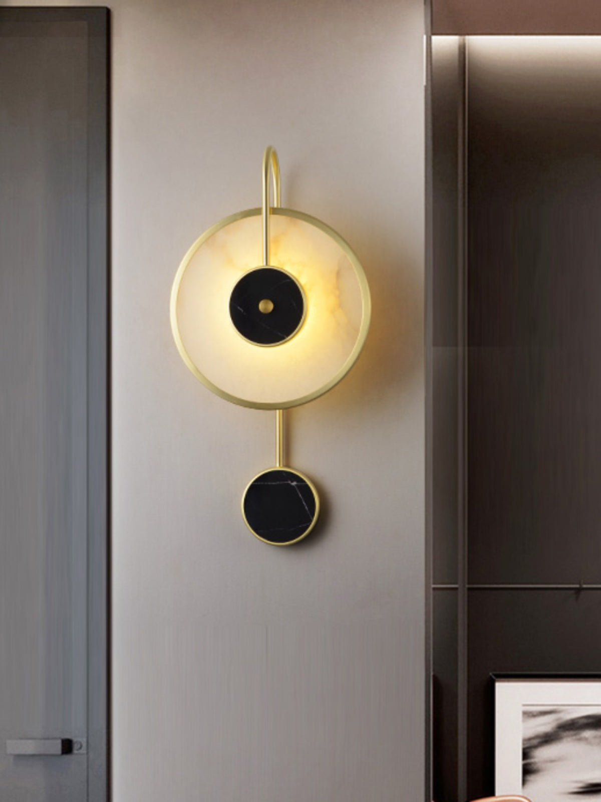 Merdin vägglampa i alabaster