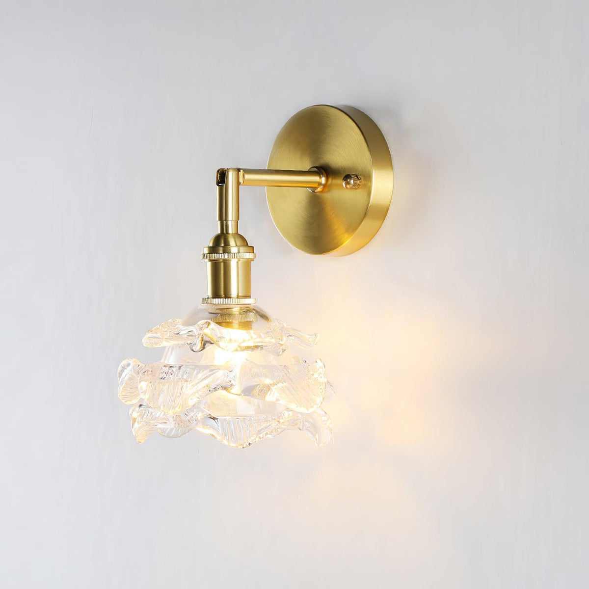 Petal vintagevägglampa i mässing