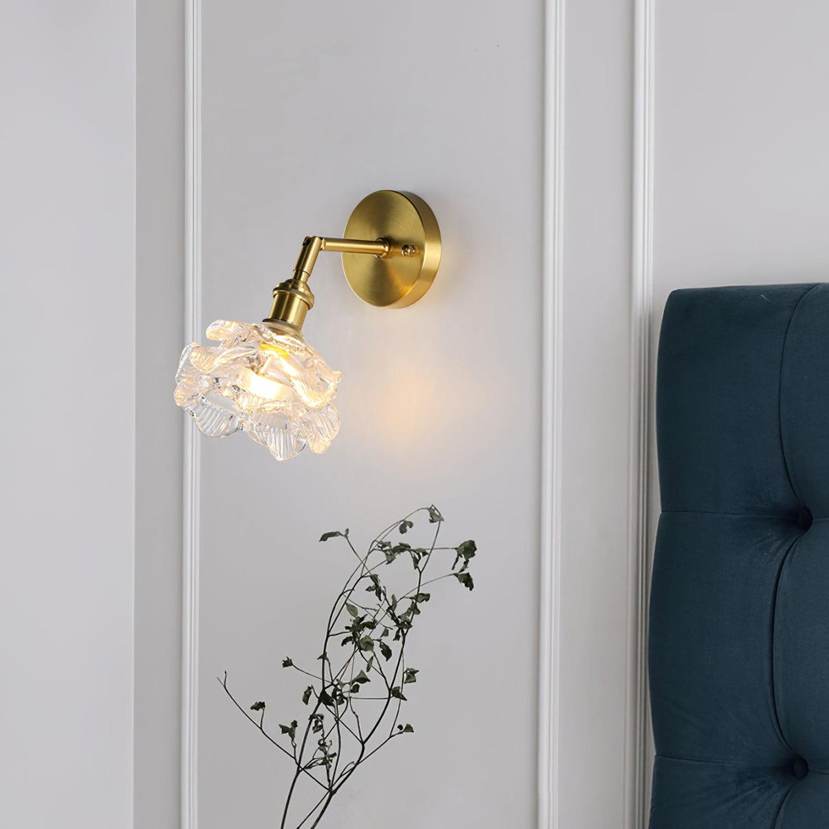 Petal vintagevägglampa i mässing