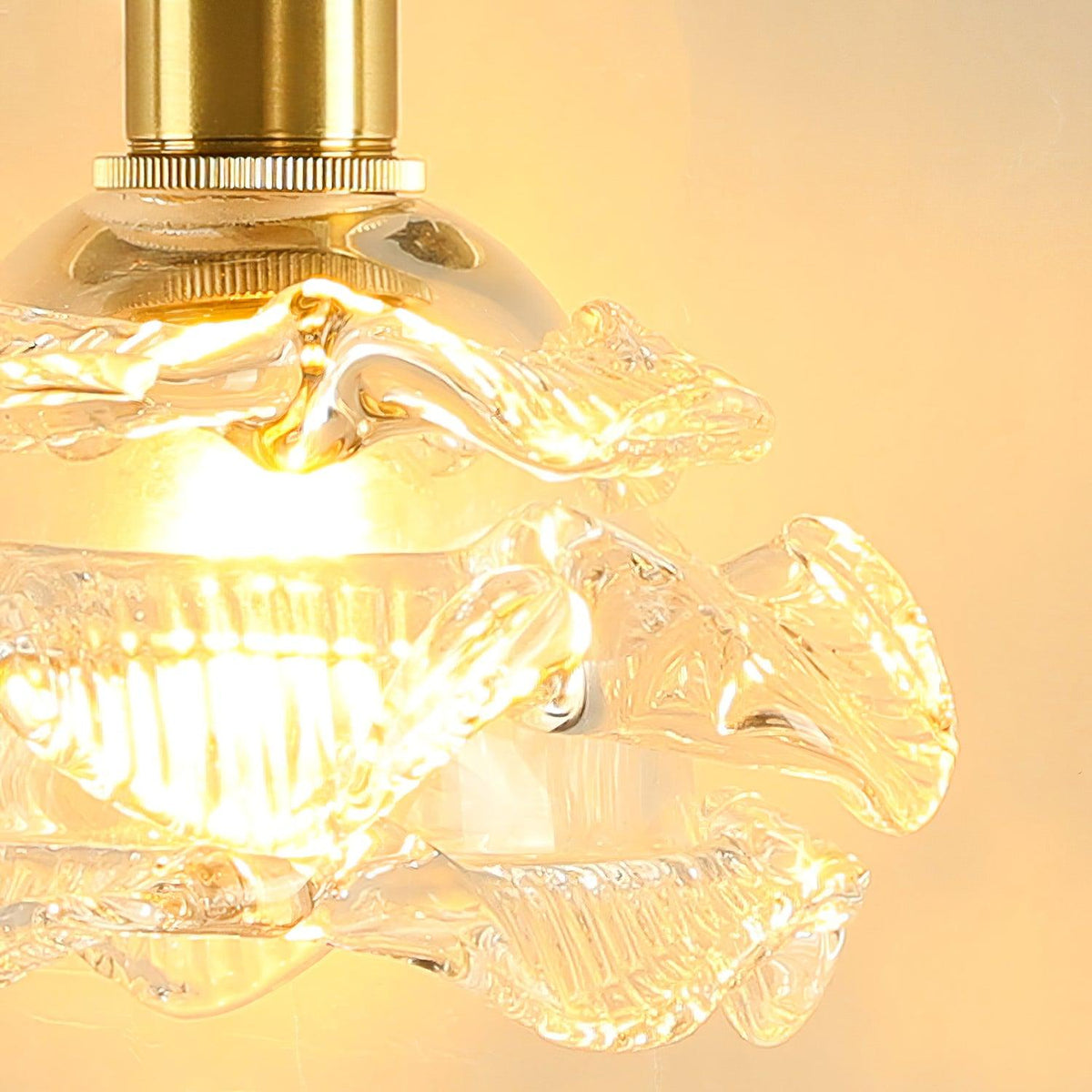 Petal vintagevägglampa i mässing