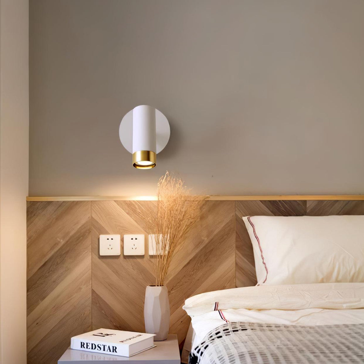 Cevare moderni minimalistinen seinävalaisin