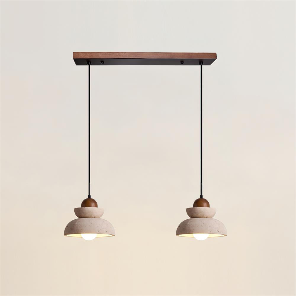Pendel med travertinskærm og træ, moderne nordisk stil, beige og valnød