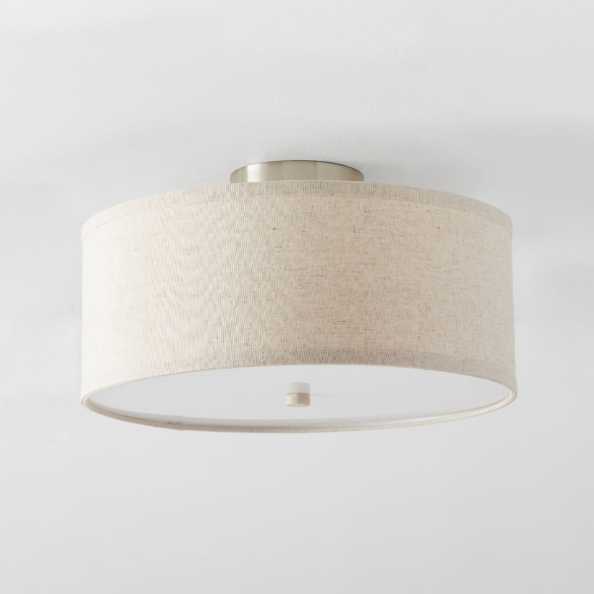 Qilvo loftlampe med linnedskærm, enkel og elegant