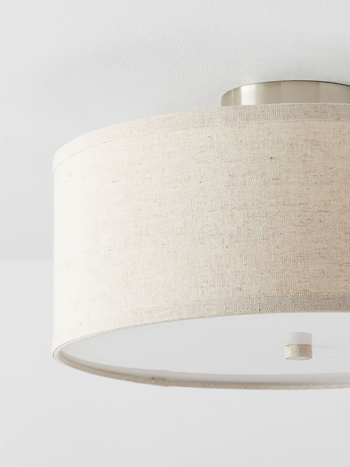 Qilvo loftlampe med linnedskærm, enkel og elegant