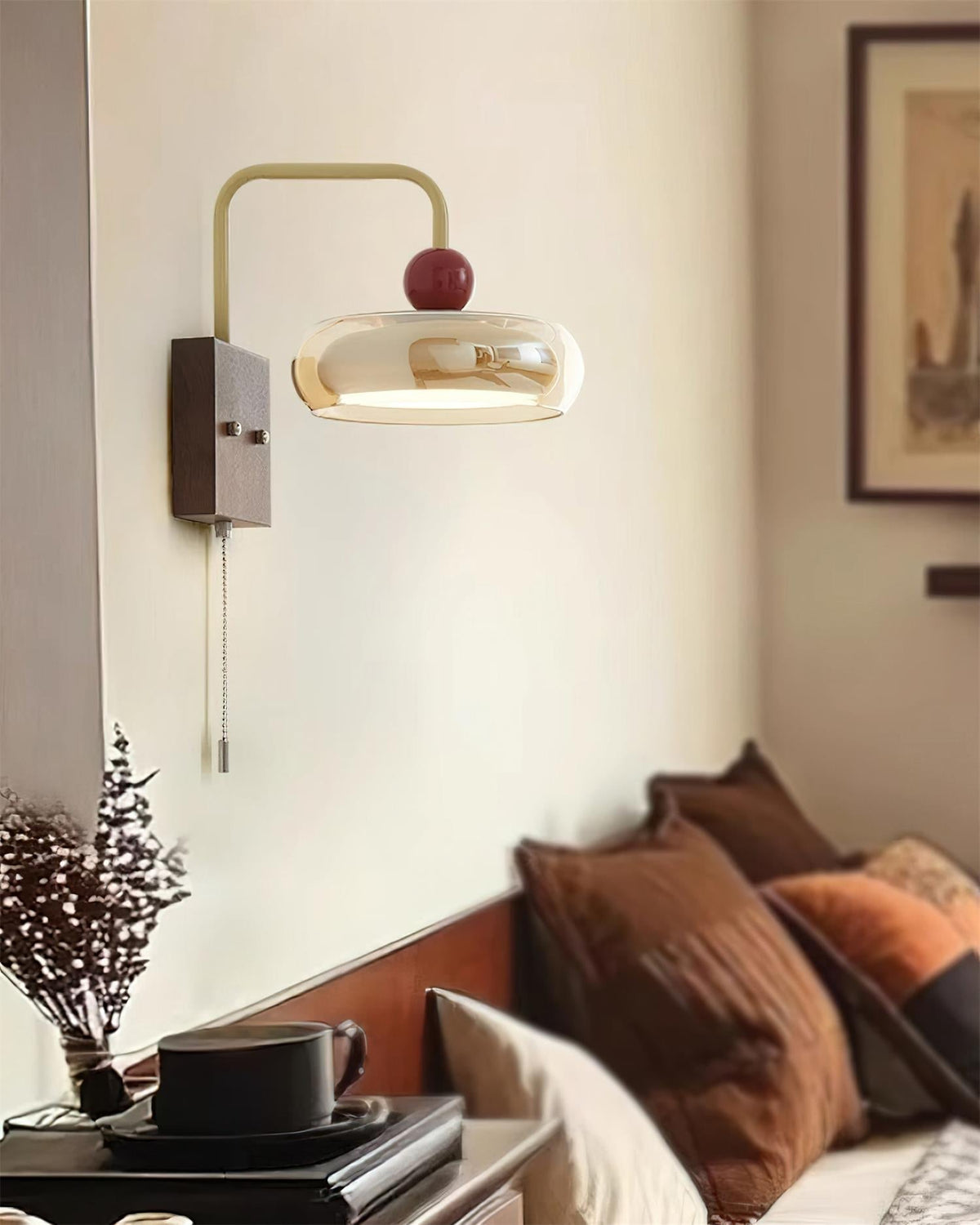 Lumiva vegglampi í retro-stíl úr gleri og viði með togkeðju