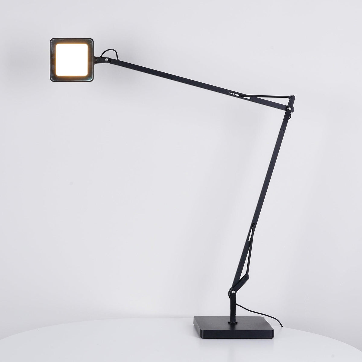 Tevenu industriel bordlampe i aluminium