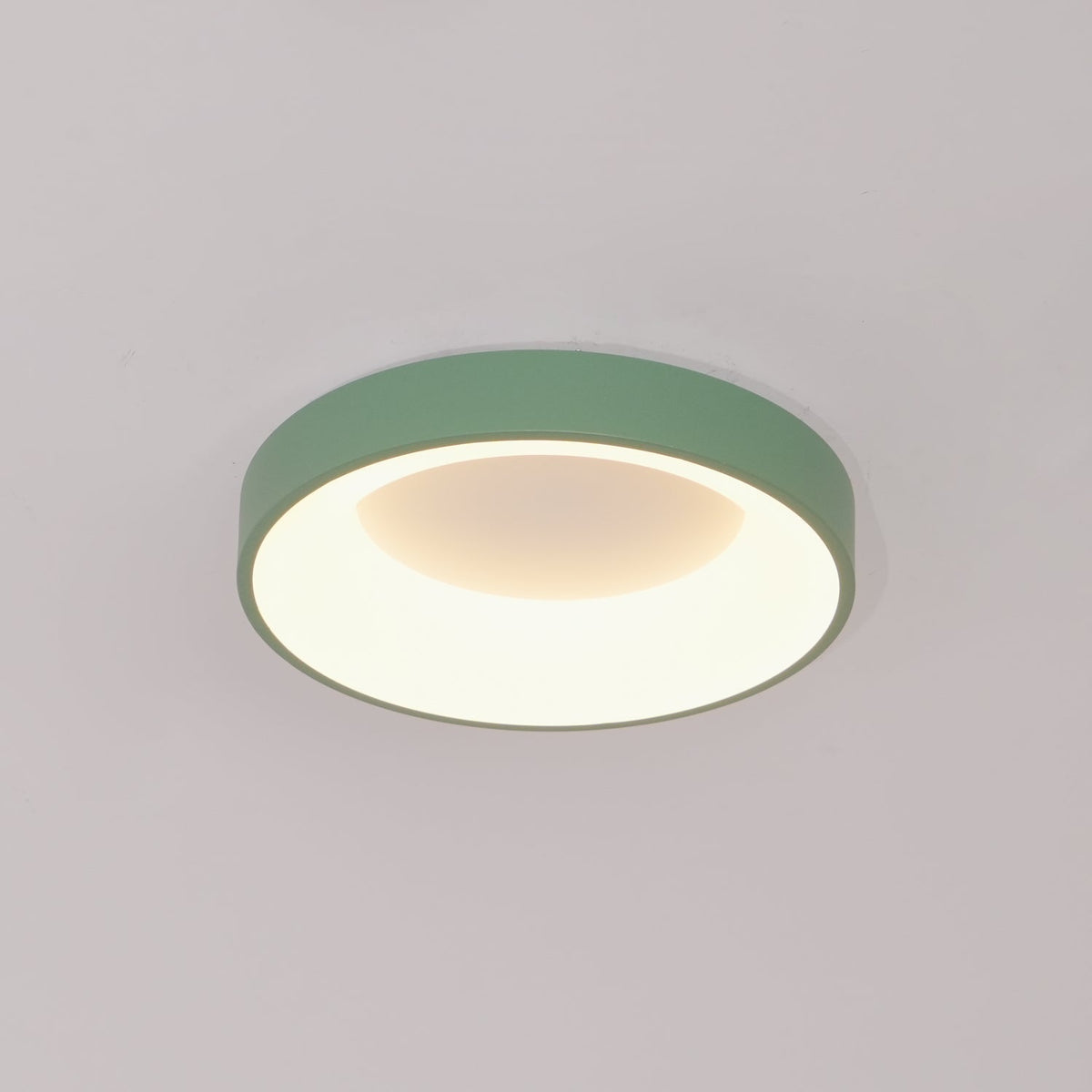 Candeeiro de teto Jareth em ferro contemporâneo com abajur verde