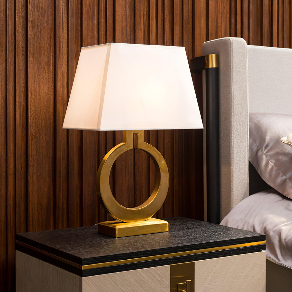 Lyrace hyggelig bordlampe i stof
