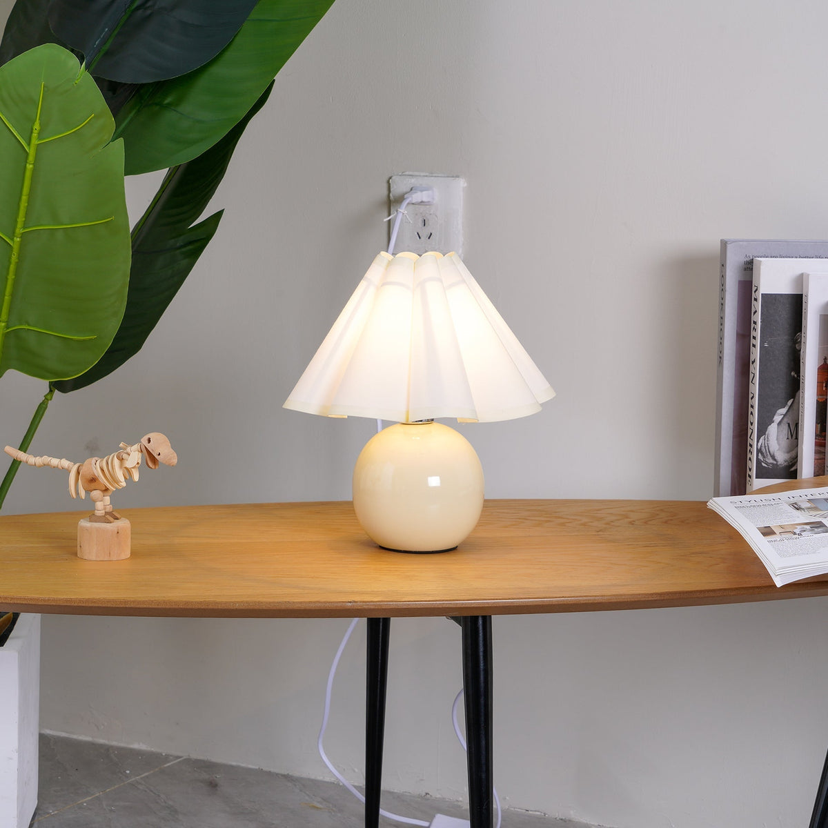 Nirixon lekfull bordslampa i tyg